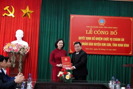 Công bố Quyết định điều động và bổ nhiệm Chánh án TAND huyện Kim Sơn