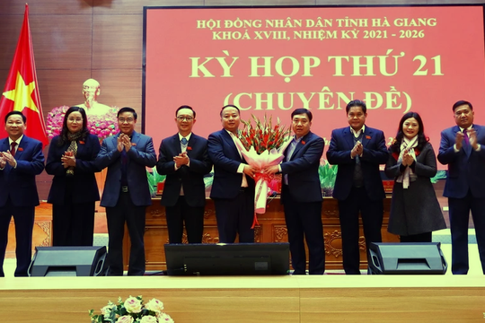 Bầu ông Phan Huy Ngọc - Giám đốc Công an tỉnh giữ chức Chủ tịch UBND tỉnh Hà Giang