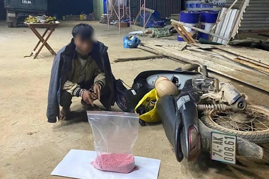 Bắt quả tang đối tượng vận chuyển 18.000 viên ma tuý