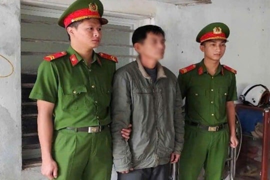 Dùng giấy tờ giả để lừa bán ô tô cho nhiều người