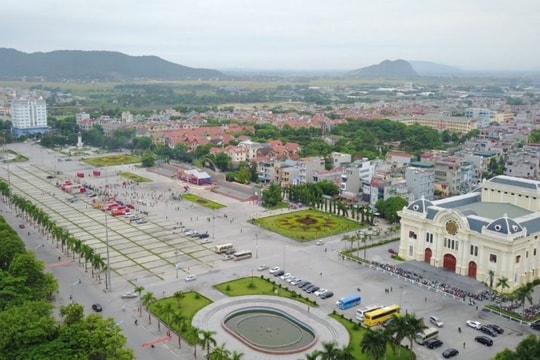 Bắn pháo hoa chào mừng năm mới ở TP Thanh Hóa