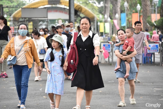 TP.HCM nhộn nhịp ngày đầu năm mới