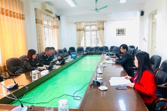 Kiểm tra thiết bị âm thanh không dây tại một số trường học