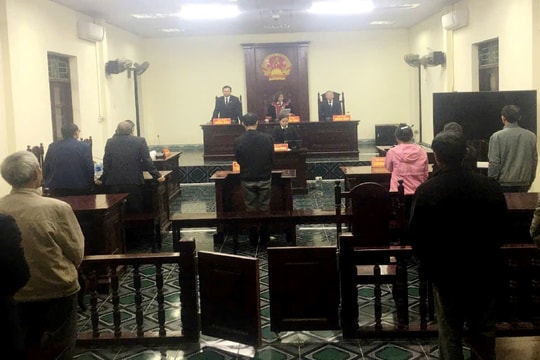 Xét xử đối tượng hành hung bác sĩ