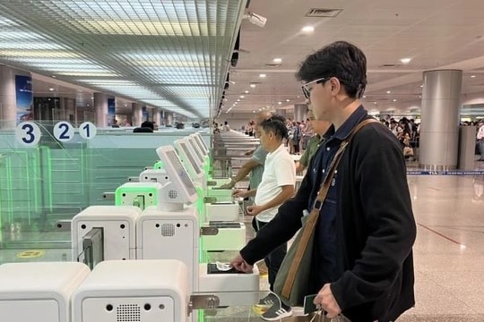 Sẽ thu thập ảnh chân dung, vân tay của người dân khi xuất nhập cảnh