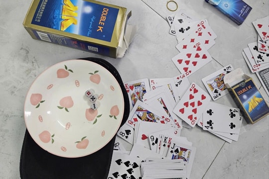 Phát hiện nhóm đối tượng “sát phạt” nhau bằng hình thức xóc đĩa