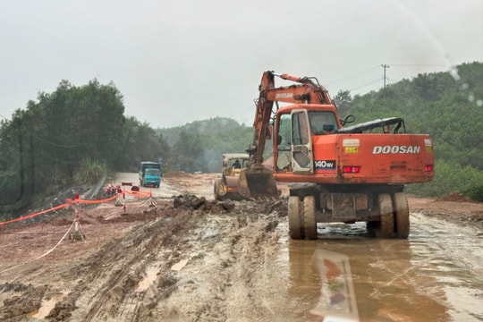 Người dân kêu trời vì không có đường đón Tết