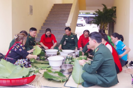 Mang tết đến với đồng bào vùng cao