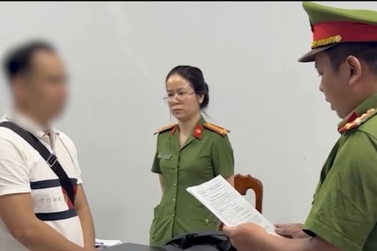 Khởi tố 11 bị can trong đường dây mua bán trái phép hóa đơn