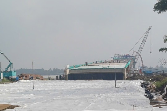 Hợp long cầu Đại Ngãi 2