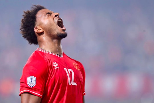 Xuân Son bỏ xa Supachok trong cuộc bầu chọn cầu thủ tấn công hay nhất