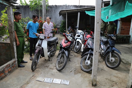 Bắt giữ hai vợ chồng về hành vi trộm cắp tài sản