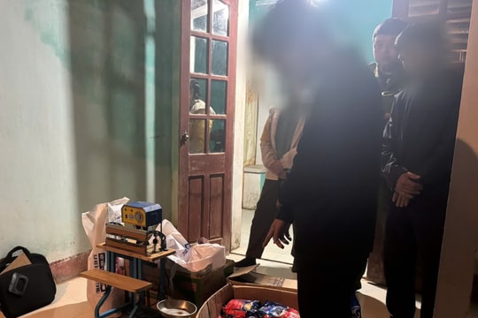 Bắt giữ gần 1 tấn hàng giả là bột giặt và hạt nêm