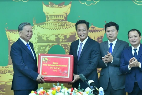 Tổng Bí thư Tô Lâm thăm, chúc Tết Đảng bộ, chính quyền, nhân dân tỉnh Hưng Yên