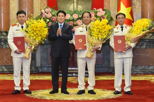 Chủ tịch nước trao quyết định bổ nhiệm Phó Viện trưởng Viện Kiểm sát nhân dân tối cao