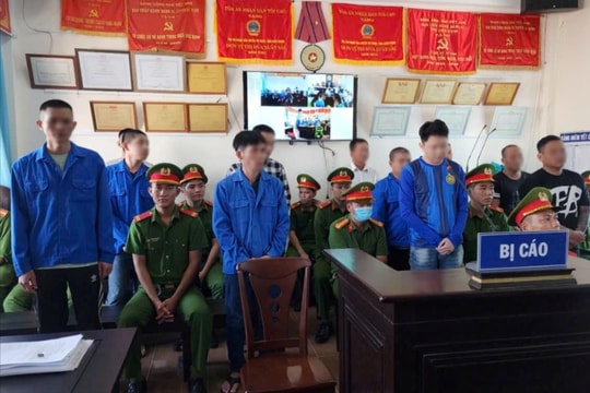 Xét xử cựu cán bộ Sở NN&PTNT nhận hối lộ và nhóm gây rối trên vùng biển Kiên Giang