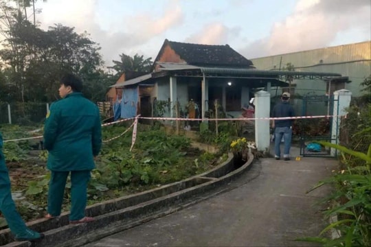 Phát hiện thi thể vợ chồng tử vong bên cạnh can xăng