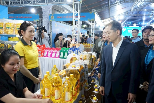 Khai mạc Chợ Tết Công đoàn năm 2025