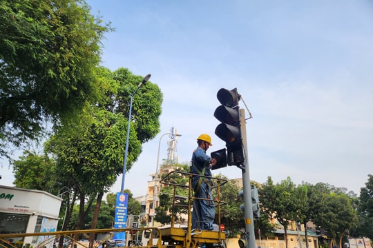 50 biển báo phụ "giải cứu" kẹt xe ở TP.HCM