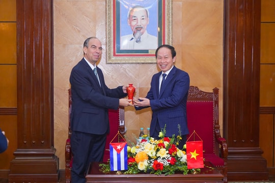 Cuba và Hải Phòng nghiên cứu hợp tác về du lịch, y tế