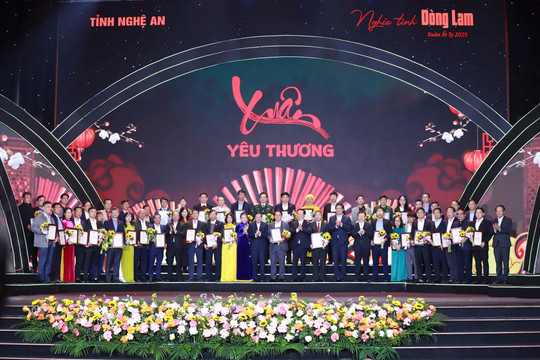 Nghệ An: Hơn 132 tỷ đồng ủng hộ Chương trình “Nghĩa tình dòng Lam - Xuân Ất Tỵ năm 2025”