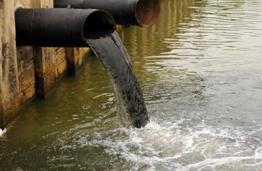 Một doanh nghiệp bị phạt do vi phạm về môi trường