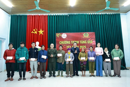 Trao tặng hơn 650 phần quà cho bà con vùng núi khó khăn