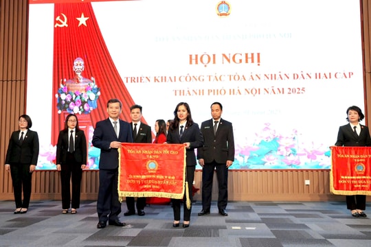 TAND quận Bắc Từ Liêm nhận Cờ thi đua Tòa án nhân dân