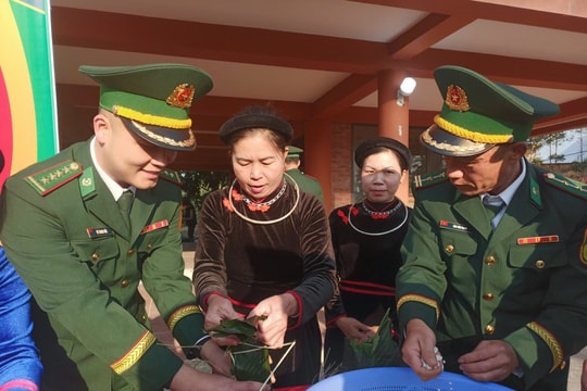 Mang Xuân ấm đến với đồng bào biên giới huyện Bình Liêu