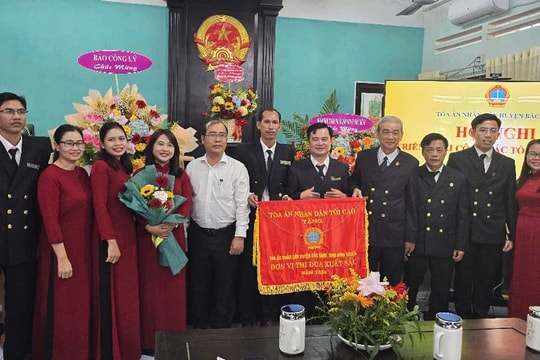 TAND huyện Bắc Bình đón nhận Cờ thi đua TAND