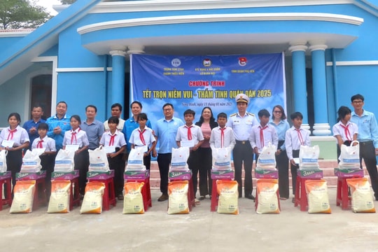 Lữ đoàn 682 trao Tết yêu thương trên đại ngàn Ea Lâm