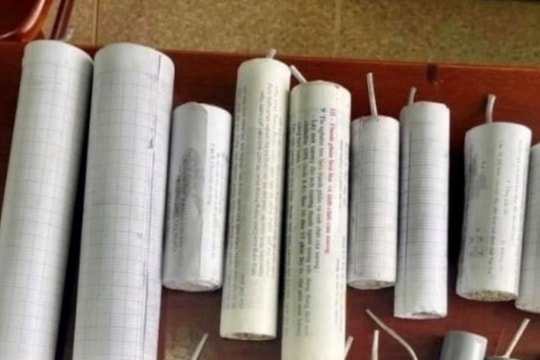 Học sinh chế tạo pháo bán chơi Tết