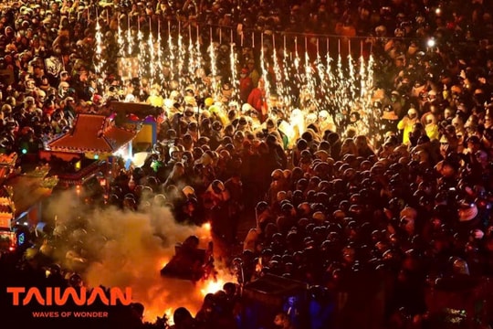 Rực rỡ sắc màu lễ hội ở Đài Loan (Trung Quốc) dịp Tết