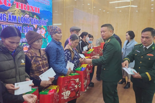 Xuân biên cương đến với người dân khó khăn TX Quảng Yên