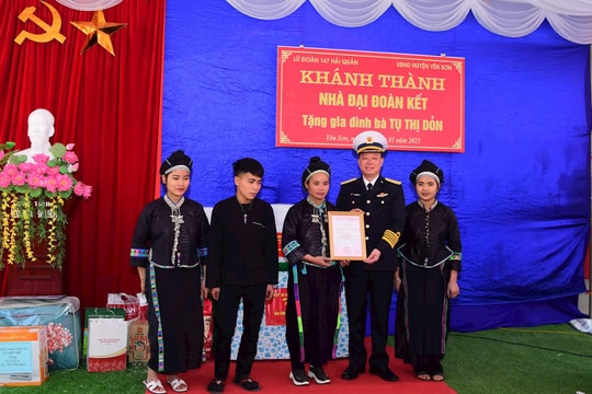 Vùng 1 Hải quân tổ chức khánh thành và bàn giao Nhà đại đoàn kết