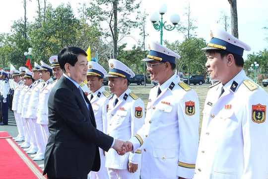 Chủ tịch nước Lương Cường thăm, chúc Tết lực lượng vũ trang đứng chân tại Phú Quốc