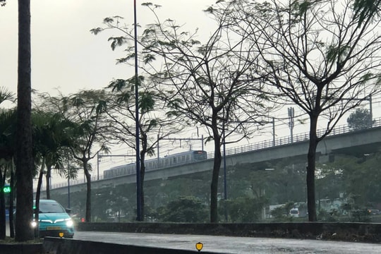 Metro TP.HCM gặp sự cố kỹ thuật, phải dừng hơn 30 phút