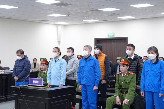 Cựu Chủ tịch NXB Giáo dục Việt Nam Nguyễn Đức Thái hầu tòa