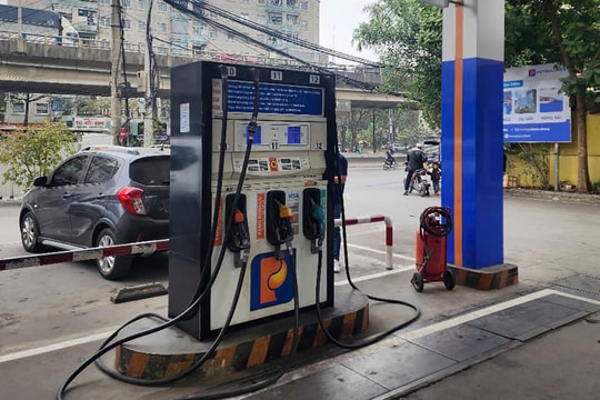 Giá xăng dầu hôm nay (14/1): Vượt ngưỡng trên 80 USD/thùng