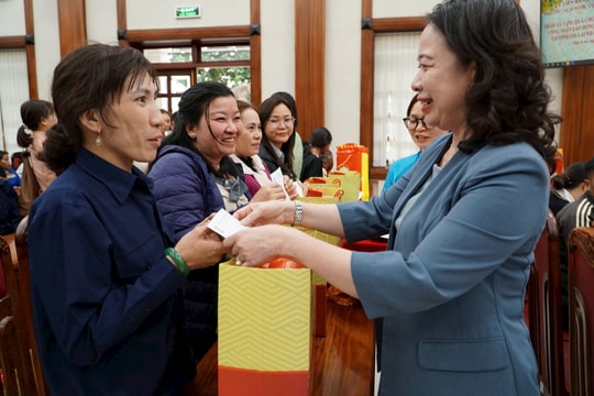 Gia Lai: Phó Chủ tịch nước Võ Thị Ánh Xuân thăm, tặng quà người khó khăn