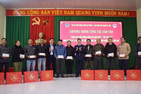 Công tác dân vận “Cảnh sát biển đồng hành cùng ngư dân” gắn với hoạt động “Tết Hải đảo” năm 2025