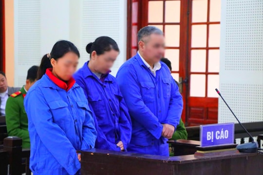 Ngụy trang hồng phiến trong gói thuốc nam rồi gửi xe khách