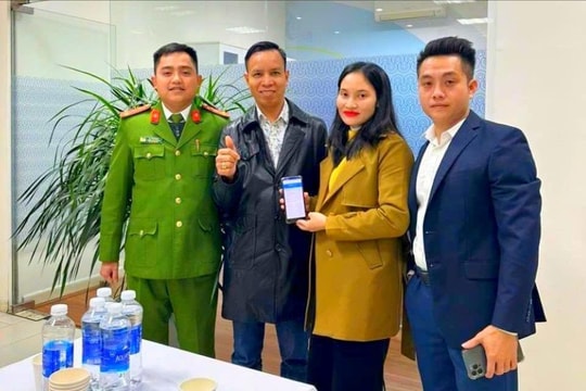 Cô giáo trả lại 300 triệu đồng cho người chuyển khoản nhầm