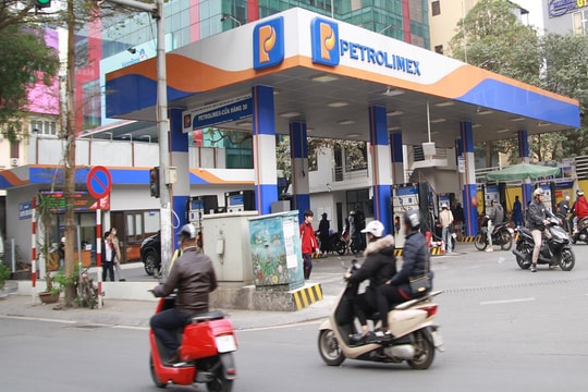 Giá xăng dầu ngày 27/3: Dự kiến trong nước chiều nay sẽ tăng