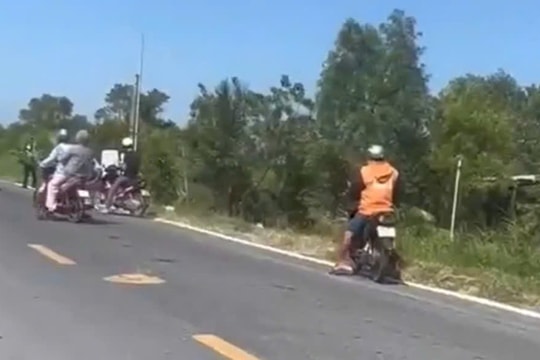 Người đàn ông chém vợ trọng thương rồi tự sát