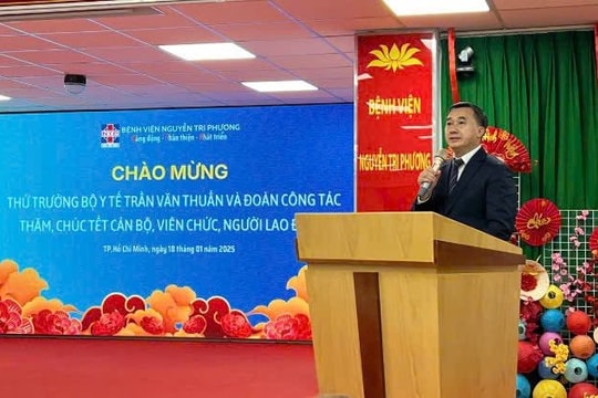 Thứ trưởng Bộ Y tế thăm, chúc Tết bệnh viện Nguyễn Tri Phương