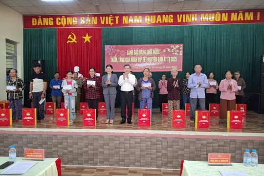 Bí thư Trung ương Đảng, Chánh án Tòa án nhân dân tối cao Lê Minh Trí thăm, tặng quà Tết tại Bình Phước