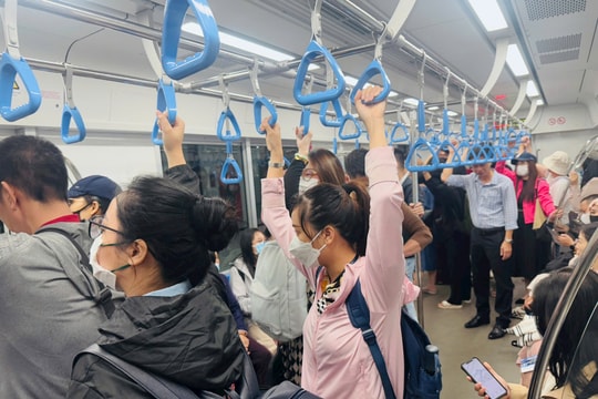 Khách đi Metro TP.HCM vượt chỉ tiêu 246%