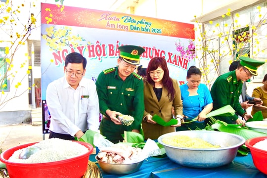 Trao 1000 chiếc bánh chưng tặng nhân dân tại xã biên giới Krông Na