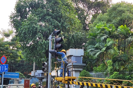 500 đèn xanh rẽ phải phủ sóng giao lộ TP.HCM